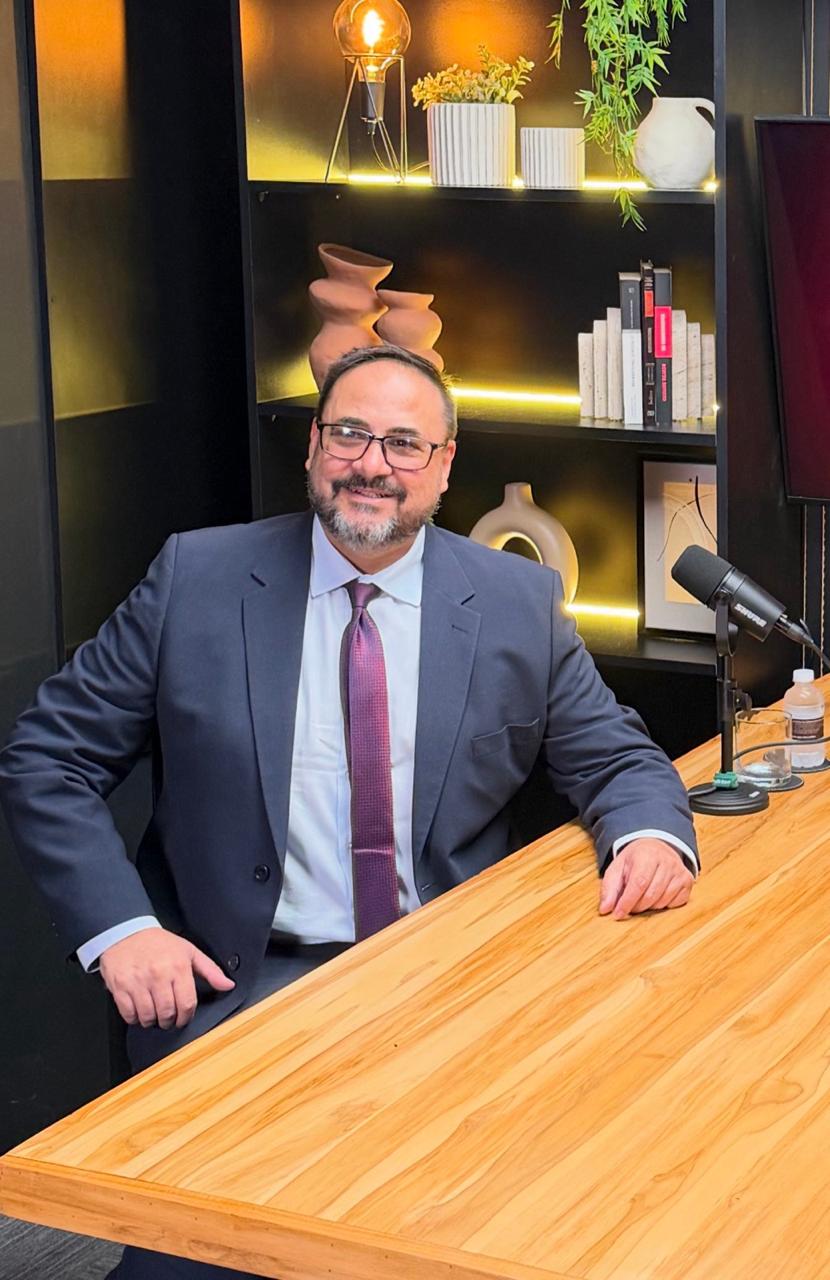 Dr. Mauro Fernando Corrêa