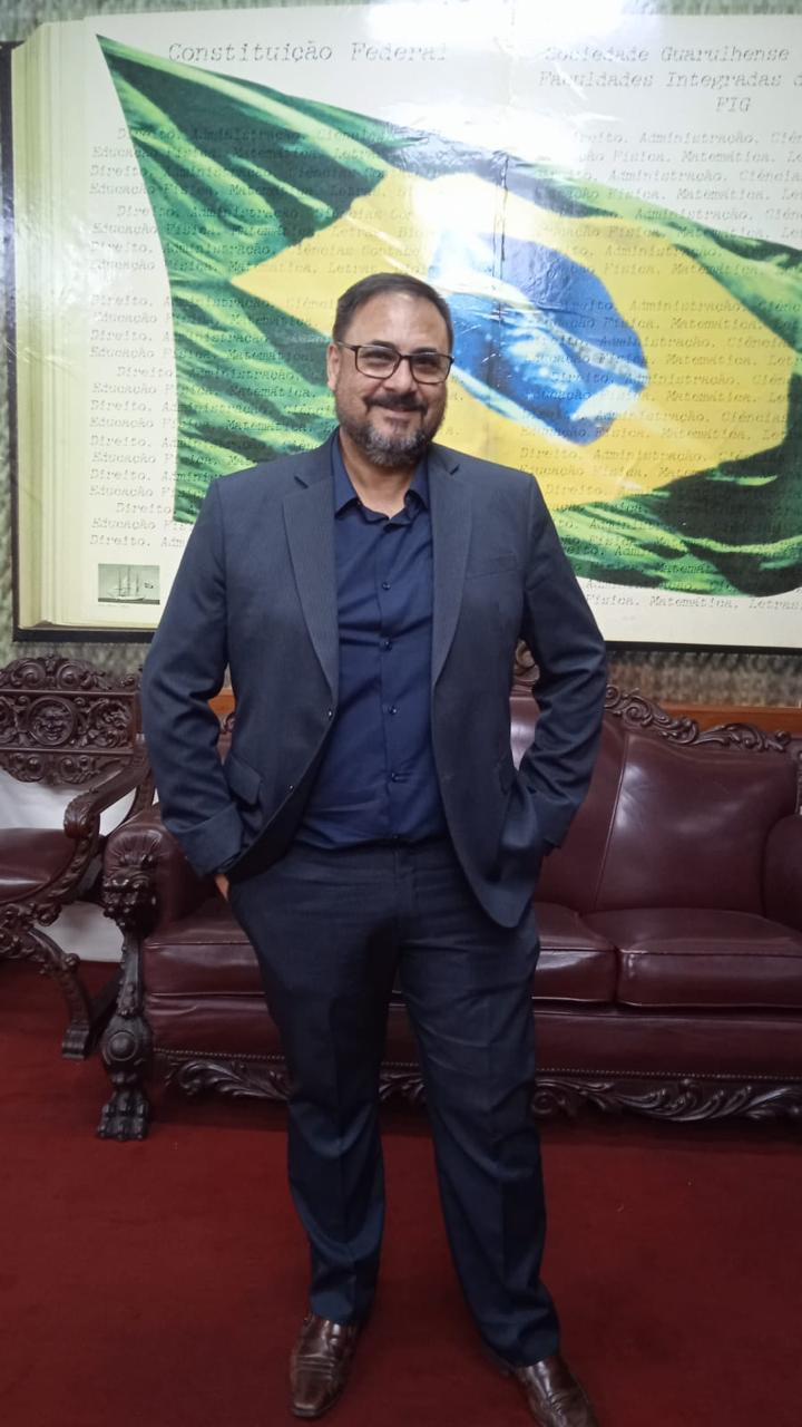 Dr. Mauro Fernando Corrêa, advogado especialista em regularização imobiliária